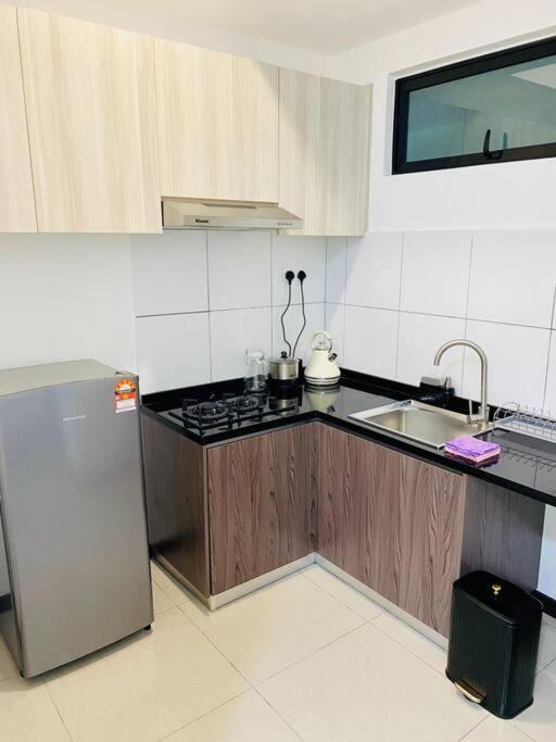 Apartment Molek Regency 2-3pax 100mbps Wifi *