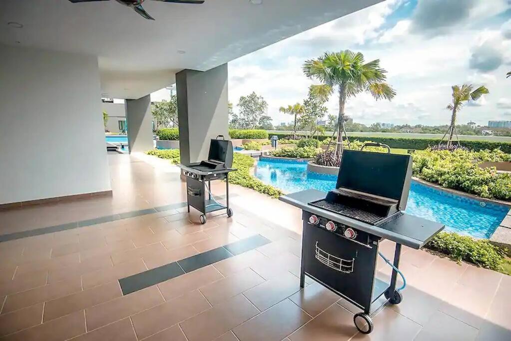 Molek Regency 2-3pax 100mbps Wifi * Johor Bahru