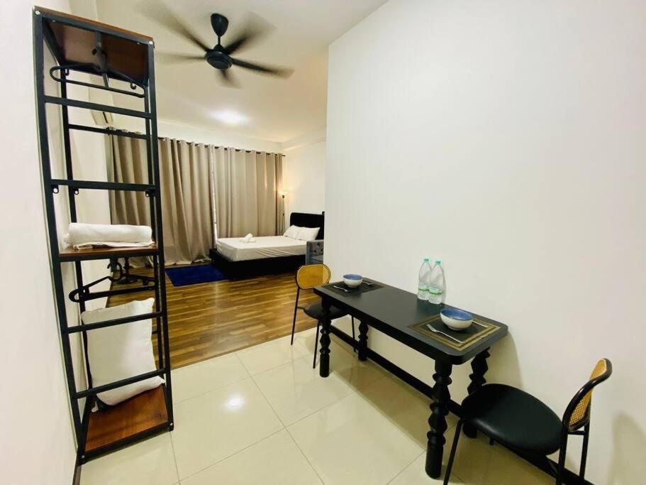 Molek Regency 2-3pax 100mbps Wifi Apartment