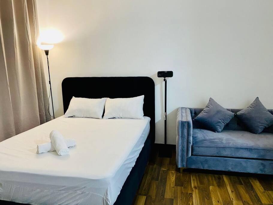 Molek Regency 2-3pax 100mbps Wifi * Johor Bahru